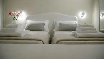 Cristina Hotel *